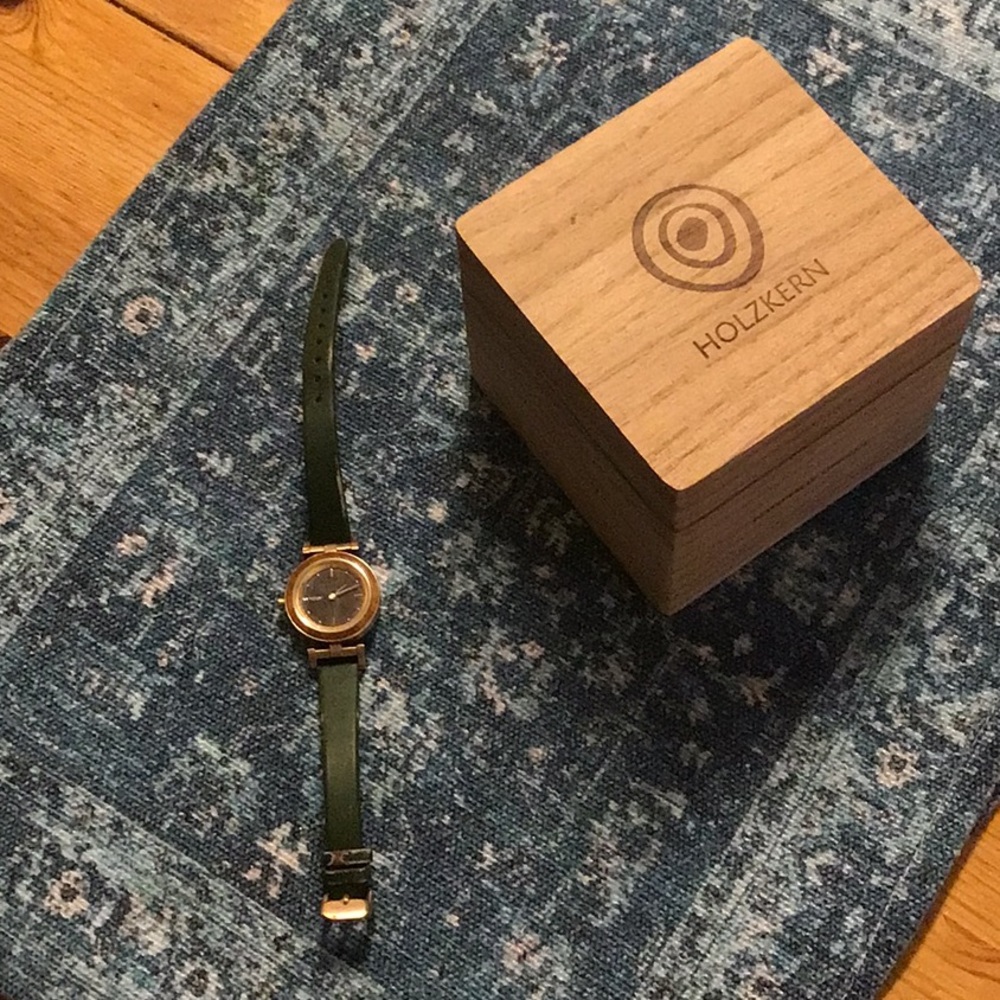 Holzkern Watch